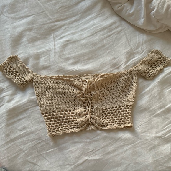 Debut Crochet Crop Top - Picture 1 of 3